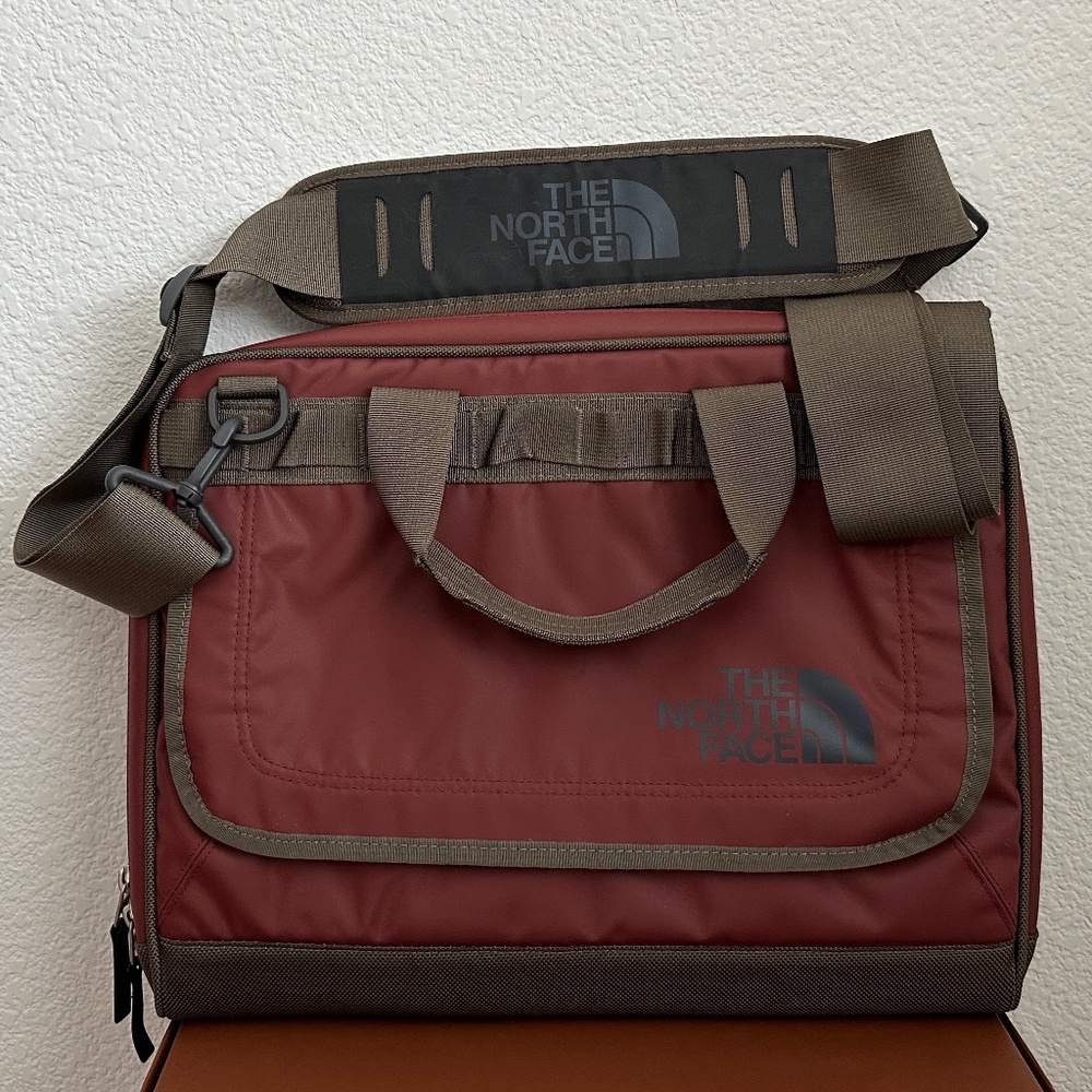 The North Face Sporty Folio Laptop Bag Briefcase with Crossbody/Shoulder Strap